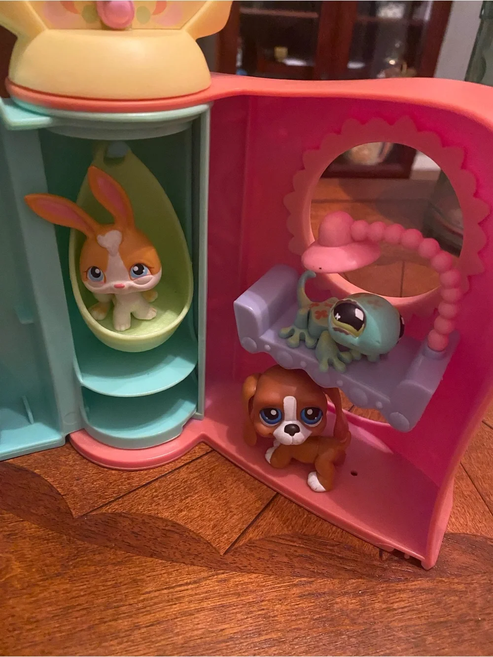 Littlest Pet Shop Get Better Center With Pets & Accessories